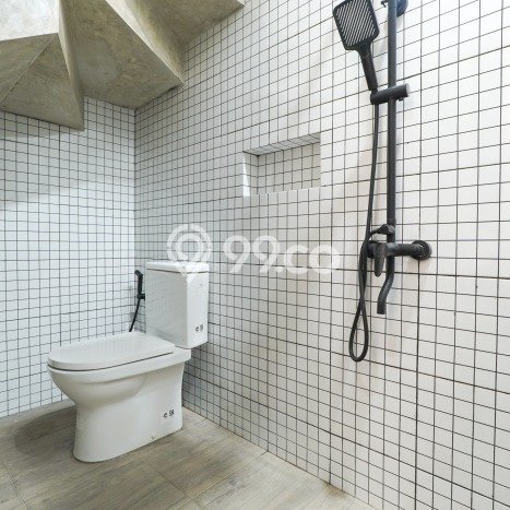 Rumah Strategis Arcamanik, Bandung, LT 148m² LB 161m² Rumah Strategis Arcamanik, Bandung, LT 148m² LB 161m²