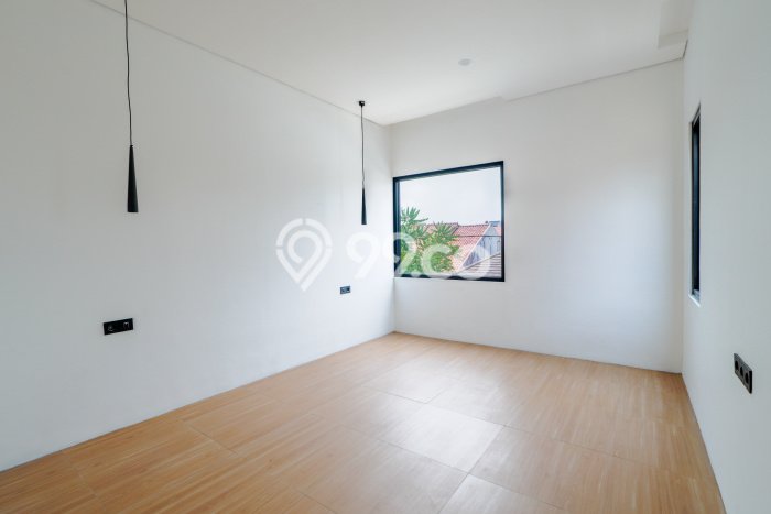 Rumah Strategis Arcamanik, Bandung, LT 148m² LB 161m² Rumah Strategis Arcamanik, Bandung, LT 148m² LB 161m²