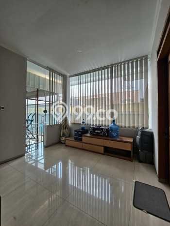 Jual Rumah Luas Elegan Dengan View Cantik di Singgasana, Bandung Jual Rumah Luas Elegan Dengan View Cantik di Singgasana, Bandung