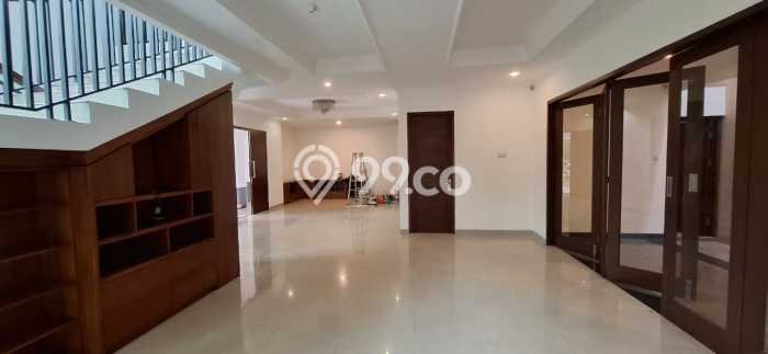 Rumah Elit Modern Siap Huni di Kota Wisata Bogor Rumah Elit Modern Siap Huni di Kota Wisata Bogor