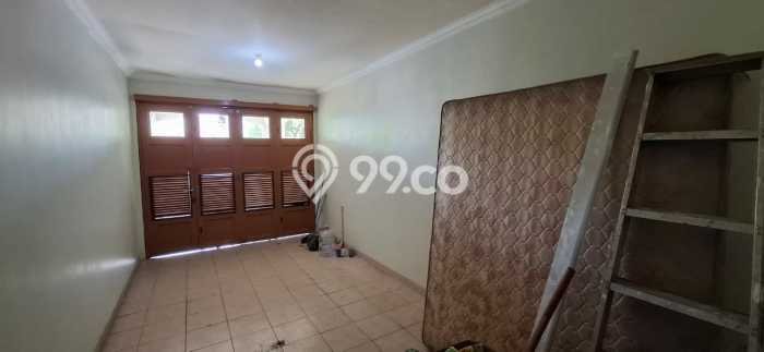 For Sale! Luxury House LT 220m2 Desain Modern di Kota Wisata For Sale! Luxury House LT 220m2 Desain Modern di Kota Wisata