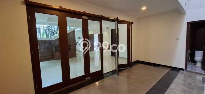 Rumah Elit Modern Siap Huni di Kota Wisata Bogor Rumah Elit Modern Siap Huni di Kota Wisata Bogor