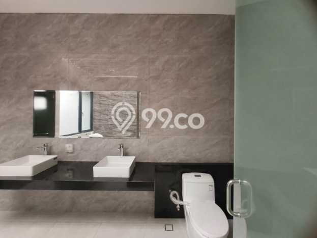 Ready to Use! Luxury House LT 240m2 Desain Modern di Kota Wisata Ready to Use! Luxury House LT 240m2 Desain Modern di Kota Wisata