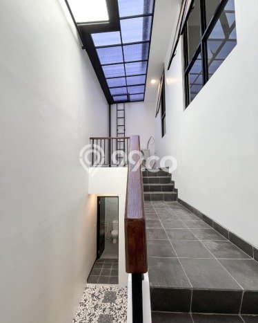 Rumah Elit Modern Siap Huni di Graha Raya Tangerang Selatan Rumah Elit Modern Siap Huni di Graha Raya Tangerang Selatan