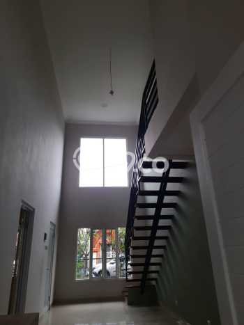Dijual Rumah Eksklusif 3 KT di Graha Raya, Tangerang Selatan Dijual Rumah Eksklusif 3 KT di Graha Raya, Tangerang Selatan
