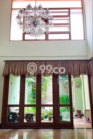 Siap Huni Rumah Mewah 6 Kamar di Tebet Dekat ke Mana Pun Siap Huni Rumah Mewah 6 Kamar di Tebet Dekat ke Mana Pun