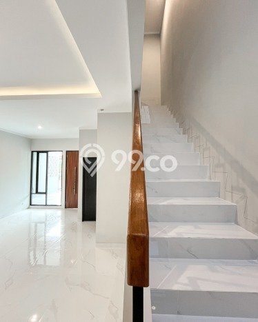 Rumah Elit Modern Siap Huni di Graha Raya Tangerang Selatan Rumah Elit Modern Siap Huni di Graha Raya Tangerang Selatan