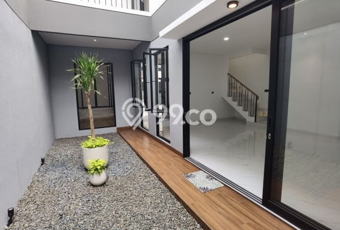 Rumah Elit Modern Tanpa Renovasi di Sektor 3 - Bintaro Tangerang Selatan Rumah Elit Modern Tanpa Renovasi di Sektor 3 - Bintaro Tangerang Selatan