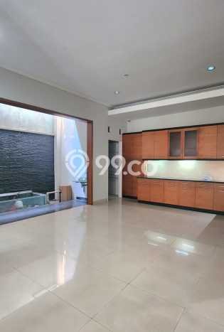 Ready to Use! Luxury House LT 252m2 Desain Modern di Pondok Indah Ready to Use! Luxury House LT 252m2 Desain Modern di Pondok Indah