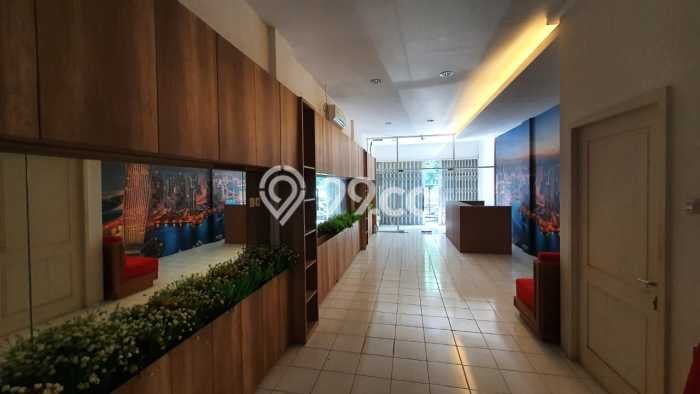 Area Ramai! Ruko Dijual di Ciledug untuk Bisnis Luas Bangunan 1080m2 Area Ramai! Ruko Dijual di Ciledug untuk Bisnis Luas Bangunan 1080m2