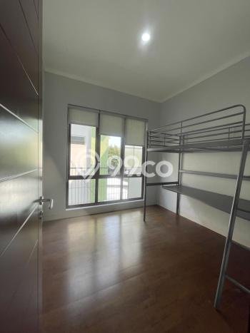 Rumah Luxury Modern Siap Huni di Sektor 9-Bintaro Tangerang Selatan Rumah Luxury Modern Siap Huni di Sektor 9-Bintaro Tangerang Selatan