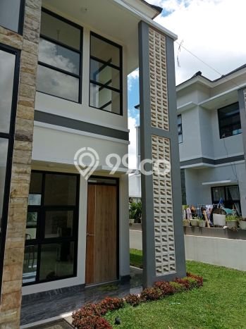 Vila di , Luas 168m2m², Akses ke berbagai fasilitas umum Vila di , Luas 168m2m², Akses ke berbagai fasilitas umum