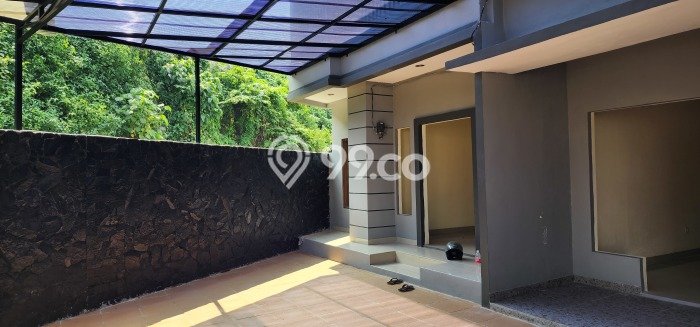 Hunian Nyaman Asri 5 KT Siap Pakai di Jelupang Tangerang Hunian Nyaman Asri 5 KT Siap Pakai di Jelupang Tangerang