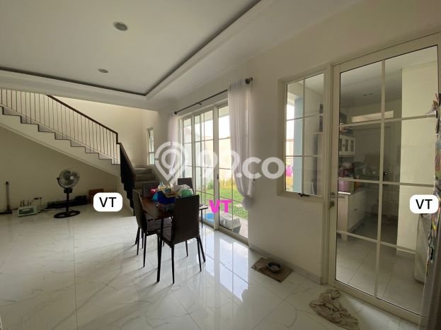 Rumah Modern 4 KT di Suvarna Sutera Tangerang Semi Furnished Rumah Modern 4 KT di Suvarna Sutera Tangerang Semi Furnished