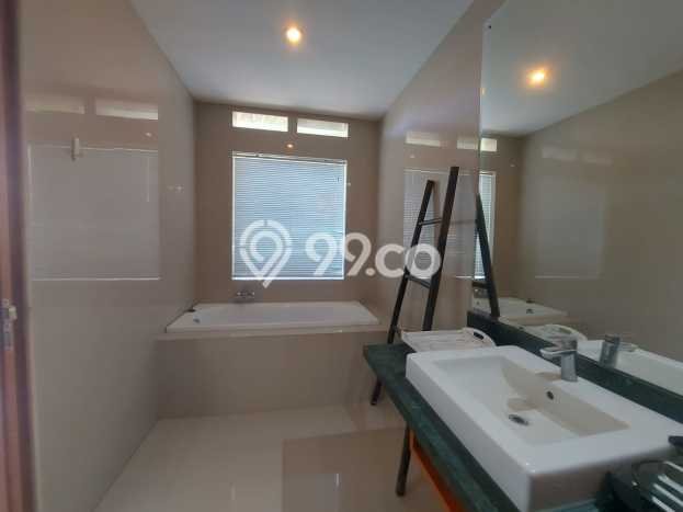 Vila Strategis di , Luas 0m2m², Available Segera Vila Strategis di , Luas 0m2m², Available Segera
