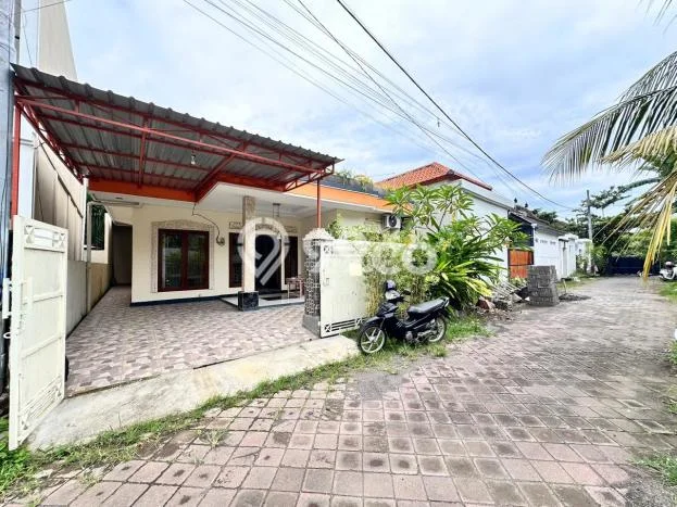 Disewakan! Rumah 4 Kamar Tidur &
2 Kamar Mandi di Jimbaran, Badung Disewakan! Rumah 4 Kamar Tidur &
2 Kamar Mandi di Jimbaran, Badung
