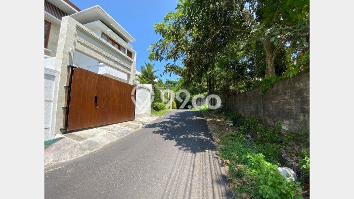 AREA PREMIUM! Vila Kawasan , Ukuran 200m2m², Dekat fasilitas kota AREA PREMIUM! Vila Kawasan , Ukuran 200m2m², Dekat fasilitas kota