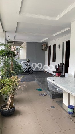 Rumah Mewah LB 240m2 Siap Huni Desain Elegan di Bintaro, Tangerang Selatan Rumah Mewah LB 240m2 Siap Huni Desain Elegan di Bintaro, Tangerang Selatan