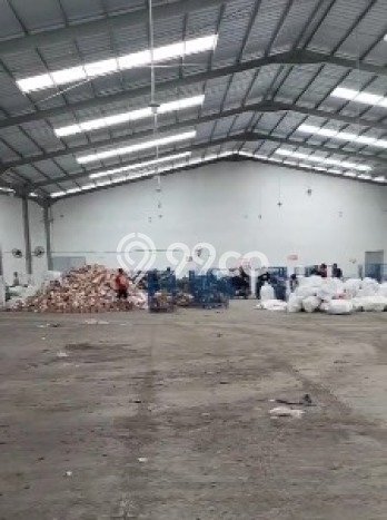 Pabrik disewakan lokasi strategis Karawaci Tangerang 2700m2 Pabrik disewakan lokasi strategis Karawaci Tangerang 2700m2