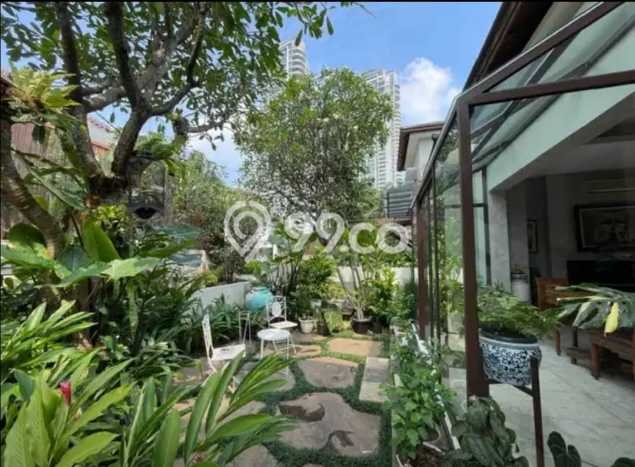 Dijual Rumah Luas Elegan Dengan View Eksklusif di Kemang, Jakarta Selatan Dijual Rumah Luas Elegan Dengan View Eksklusif di Kemang, Jakarta Selatan