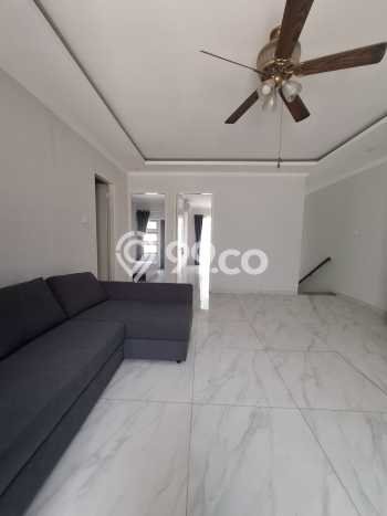 Hunian Elit LB 120m2 Siap Huni Desain Elegan di Bintaro, Tangerang Selatan Hunian Elit LB 120m2 Siap Huni Desain Elegan di Bintaro, Tangerang Selatan