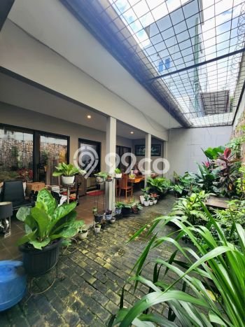 Rumah Elit Modern Tanpa Renovasi di Veteran Jakarta Selatan Rumah Elit Modern Tanpa Renovasi di Veteran Jakarta Selatan