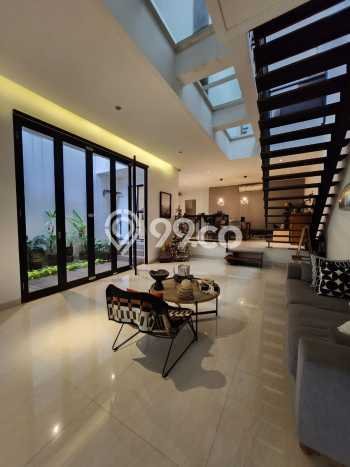 Dijual Rumah Luas Megah Dengan View Cantik di Veteran, Jakarta Selatan Dijual Rumah Luas Megah Dengan View Cantik di Veteran, Jakarta Selatan