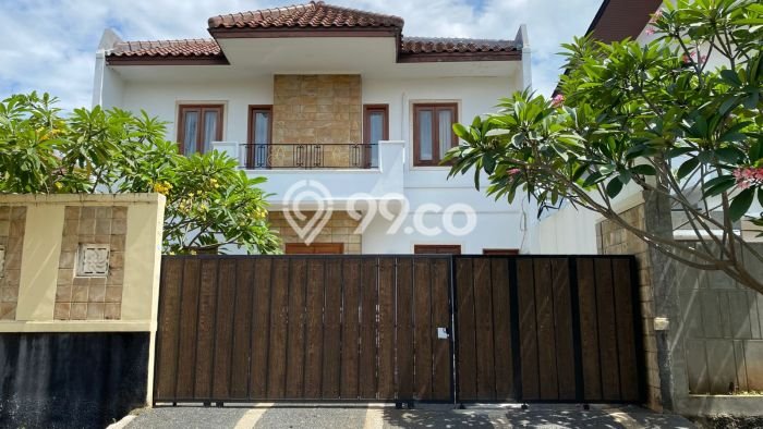 Jual Rumah Mewah Elegan Dengan View Eksklusif di Meruya, Jakarta Barat Jual Rumah Mewah Elegan Dengan View Eksklusif di Meruya, Jakarta Barat