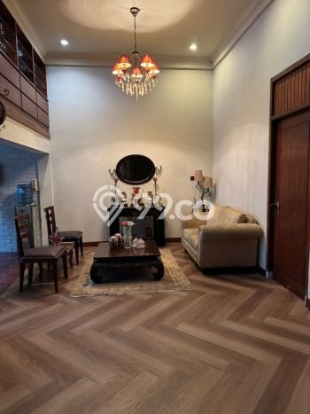 Rumah Luxury Modern Tanpa Renovasi di Cirendeu Jakarta Selatan Rumah Luxury Modern Tanpa Renovasi di Cirendeu Jakarta Selatan