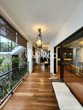 Rumah Elit Modern Tanpa Renovasi di Sentul City Bogor Rumah Elit Modern Tanpa Renovasi di Sentul City Bogor
