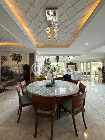 Rumah Mewah LB 900m2 Siap Pakai Desain Elegan di Kemang, Jakarta Selatan Rumah Mewah LB 900m2 Siap Pakai Desain Elegan di Kemang, Jakarta Selatan