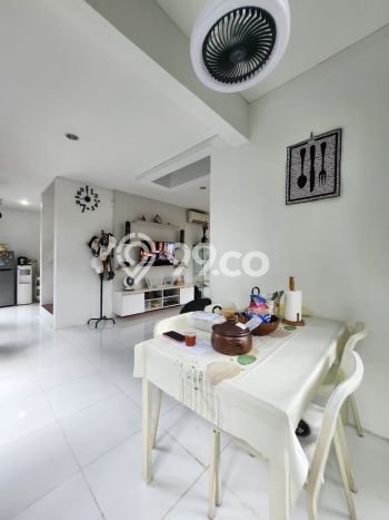 Ready to Use! Premium House LT 189m2 Desain Elegan di Veteran Ready to Use! Premium House LT 189m2 Desain Elegan di Veteran