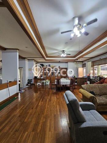 Rumah Mewah LB 630m2 Siap Pakai Desain Elegan di Pondok Indah, Jakarta Selatan Rumah Mewah LB 630m2 Siap Pakai Desain Elegan di Pondok Indah, Jakarta Selatan