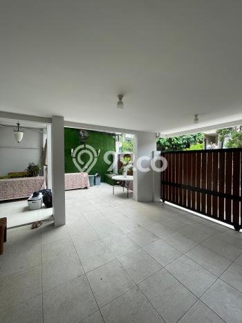 Rumah Mewah LB 194m2 Siap Pakai Desain Elegan di Bintaro, Tangerang Selatan Rumah Mewah LB 194m2 Siap Pakai Desain Elegan di Bintaro, Tangerang Selatan