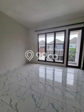 Ready to Use! Luxury House LT 105m2 Desain Elegan di Bintaro Ready to Use! Luxury House LT 105m2 Desain Elegan di Bintaro