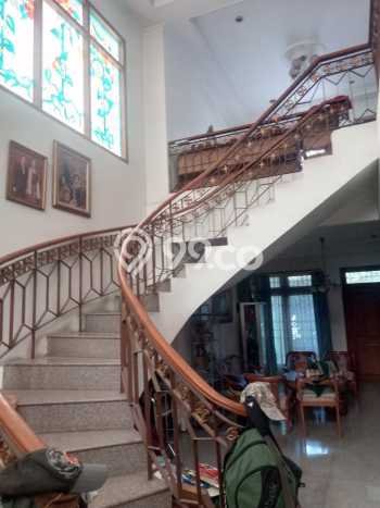 Ready to Use! Premium House LT 278m2 Desain Modern di Tanah Kusir Ready to Use! Premium House LT 278m2 Desain Modern di Tanah Kusir