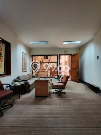 FOR SALE! Kantor di Kebayoran Baru Jakarta Selatan, LT 136m2, LB 768m2 FOR SALE! Kantor di Kebayoran Baru Jakarta Selatan, LT 136m2, LB 768m2
