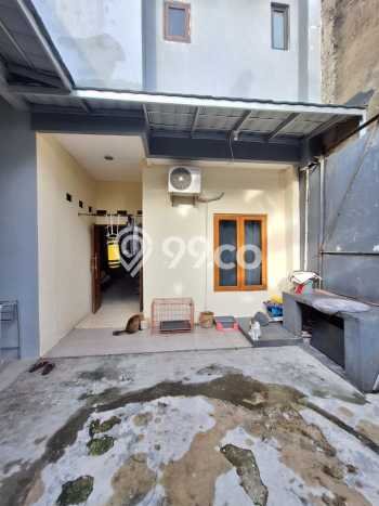 Dijual Rumah Kost di Cirendeu, Jakarta Selatan, 5 KT, 4 KM, Bangunan 200m2 Dijual Rumah Kost di Cirendeu, Jakarta Selatan, 5 KT, 4 KM, Bangunan 200m2