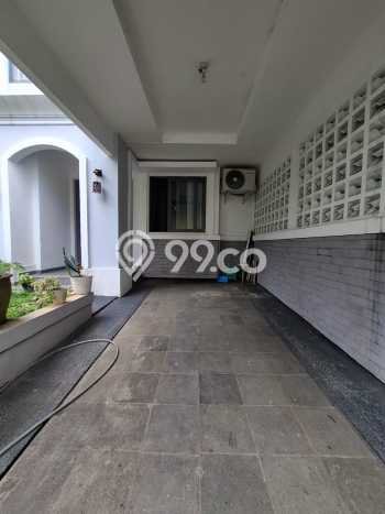 Hunian Elit LB 120m2 Siap Huni Desain Elegan di Bintaro, Tangerang Selatan Hunian Elit LB 120m2 Siap Huni Desain Elegan di Bintaro, Tangerang Selatan