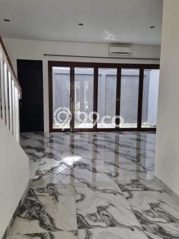 Ready to Use! Luxury House LT 105m2 Desain Elegan di Bintaro Ready to Use! Luxury House LT 105m2 Desain Elegan di Bintaro