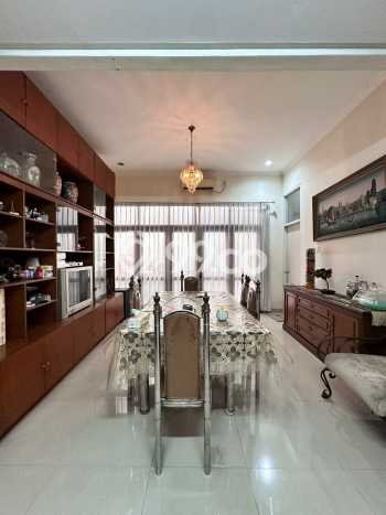 Rumah Elit Modern Siap Huni di Tanah Kusir Jakarta Selatan Rumah Elit Modern Siap Huni di Tanah Kusir Jakarta Selatan