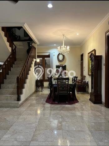 Ready to Use! Luxury House LT 680m2 Desain Elegan di Cipete Ready to Use! Luxury House LT 680m2 Desain Elegan di Cipete