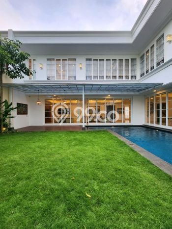 Hunian Elit LB 760m2 Siap Pakai Desain Elegan di Kemang, Jakarta Selatan Hunian Elit LB 760m2 Siap Pakai Desain Elegan di Kemang, Jakarta Selatan