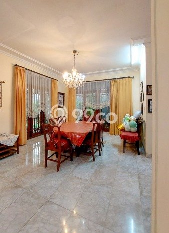 Siap Huni Hunian Elit 7 Kamar di Kebayoran Baru Dekat ke Mana Saja Siap Huni Hunian Elit 7 Kamar di Kebayoran Baru Dekat ke Mana Saja