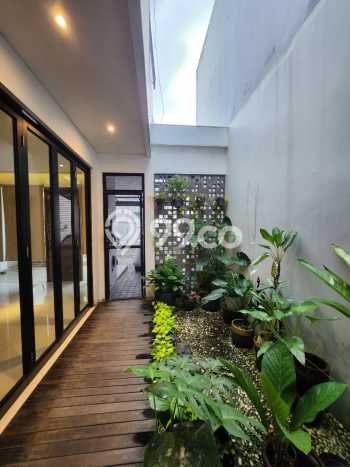 Dijual Rumah Luas Megah Dengan View Cantik di Veteran, Jakarta Selatan Dijual Rumah Luas Megah Dengan View Cantik di Veteran, Jakarta Selatan