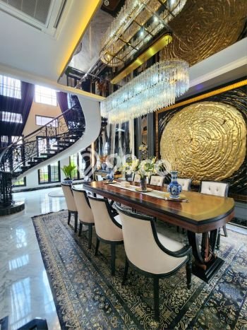 Jual Rumah Luas Elegan Dengan View Eksklusif di Cibubur, Jakarta Timur Jual Rumah Luas Elegan Dengan View Eksklusif di Cibubur, Jakarta Timur
