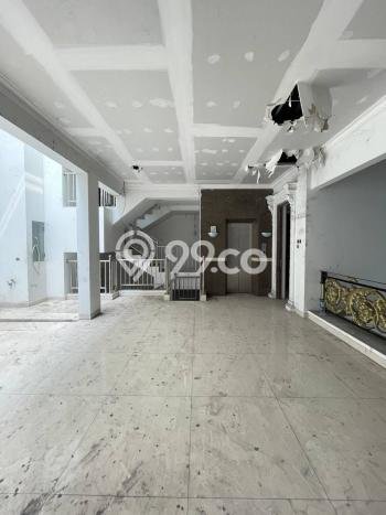 Dijual Rumah Luas Megah Dengan View Cantik di Salemba, Jakarta Pusat Dijual Rumah Luas Megah Dengan View Cantik di Salemba, Jakarta Pusat