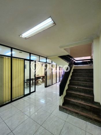 Ruko Bagus Dijual LB 180m2 Lokasi Strategis Jakarta Selatan Area Cocok untuk Berbisnis Ruko Bagus Dijual LB 180m2 Lokasi Strategis Jakarta Selatan Area Cocok untuk Berbisnis