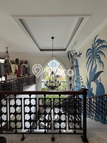 Rumah Mewah LB 900m2 Siap Pakai Desain Elegan di Kemang, Jakarta Selatan Rumah Mewah LB 900m2 Siap Pakai Desain Elegan di Kemang, Jakarta Selatan