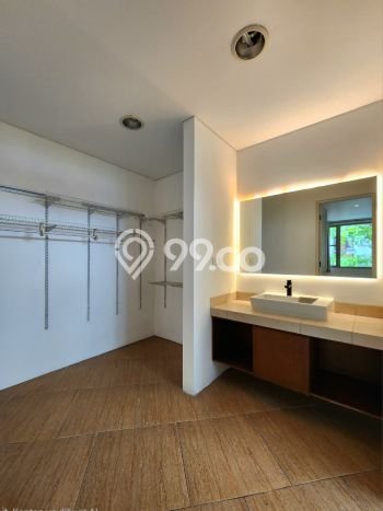 Disewakan! Rumah 5 Kamar Tidur &
5 Kamar Mandi di SCBD, Jakarta Selatan Disewakan! Rumah 5 Kamar Tidur &
5 Kamar Mandi di SCBD, Jakarta Selatan